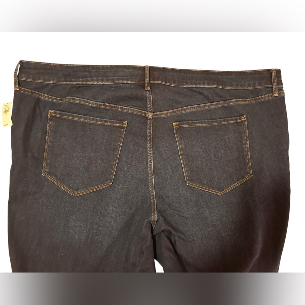 NWT Old Navy Women's Mid-Rise Kicker Boot Cut Jeans - Picture 5 of 6